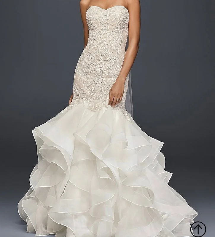 Oleg Cassini Scroll Lace Trumpet Satin Lace Dress