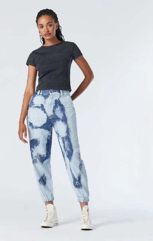 WILLA JOGGER PANTS IN LIGHT DENIM