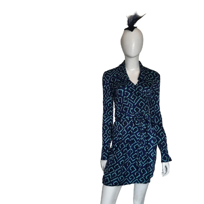 Diane von Furstenberg Iconic Wrap Dress Size 8 Silk unclassified dresses