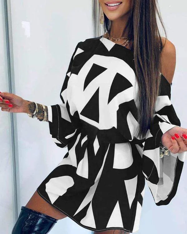 NEW One Shoulder Bell Sleeve Abstract Print Dress Soft fabric unclassified dresses